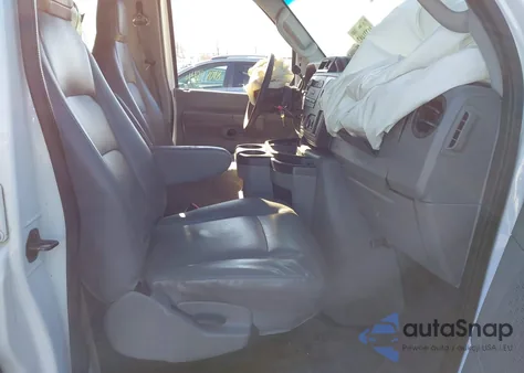 2011 Ford E-350 Super Duty Xl z USA, uszkodzony, nr VIN 1FBSS3BL3BDB29250